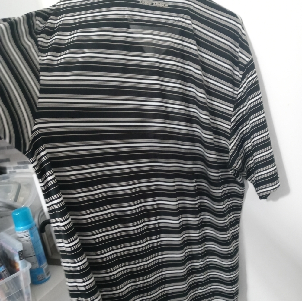 Under Armour Men's XL Short sleeve Black Beige white Striped collar Henley Polo - Picture 6 of 6
